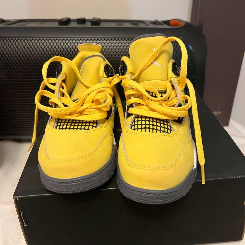 ❌SOLD❌Retro 4